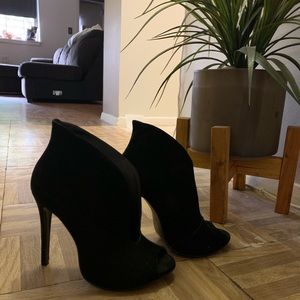 STELTH 7 1/2 STEVE MADDEN HEELS